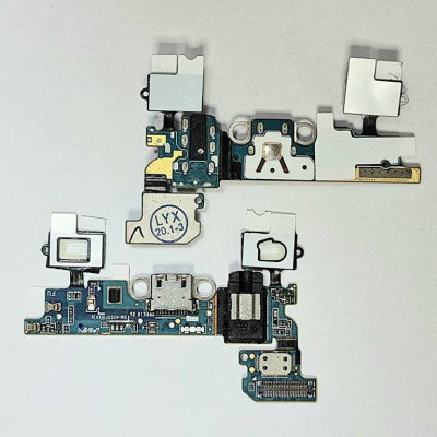 Шлейф з конектором зарядки для Samsung A300/A3 2015 (мікрофон, handsfree, кнопки)