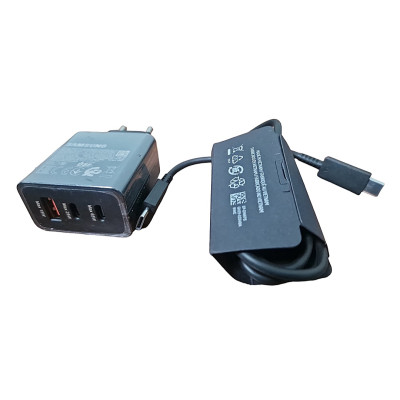 Мережевий зарядний пристрій Samsung (EP-TA800NBE) 65W PD (2 USB-C+USB-A) + кабель Type-C to Type-C- чорний Мережевий зарядний пристрій Samsung (EP-TA800NBE) 65W PD (2 USB-C+USB-A) + кабель Type-C to Type-C- чорний