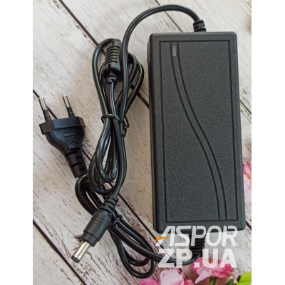 Мережевий зарядний пристрій 12V/5A (5.5 * 2.5mm) Мережевий зарядний пристрій 12V/5A (5.5 * 2.5mm)