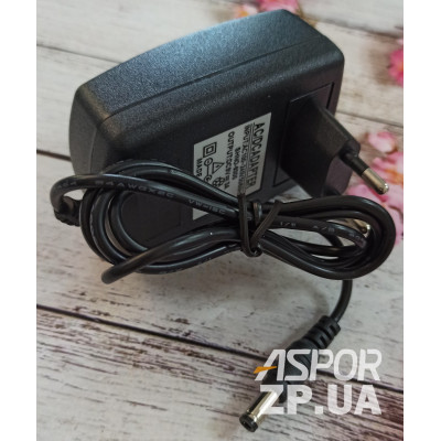 Мережевий зарядний пристрій 9V/3А (5.5 * 2.5mm) Мережевий зарядний пристрій 9V/3А (5.5 * 2.5mm)